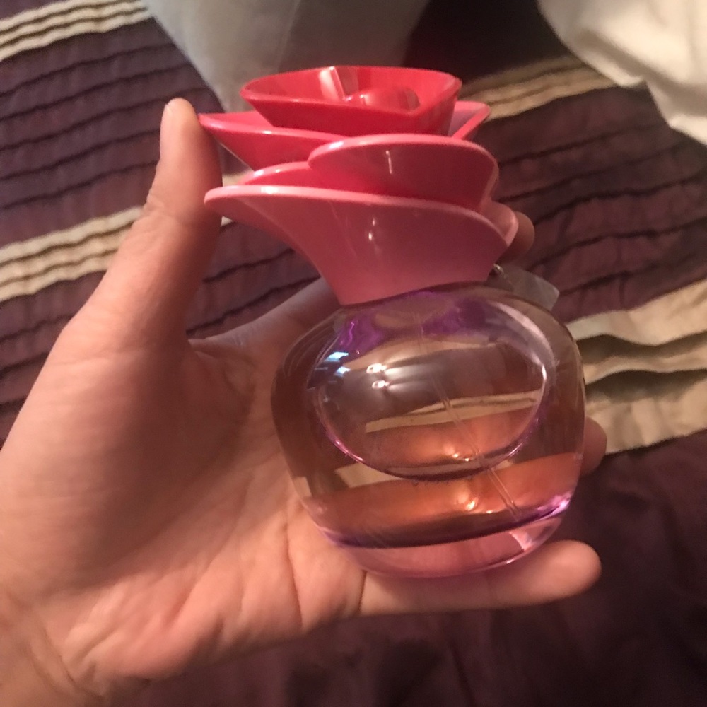 Perfume - Picture 1 of 2